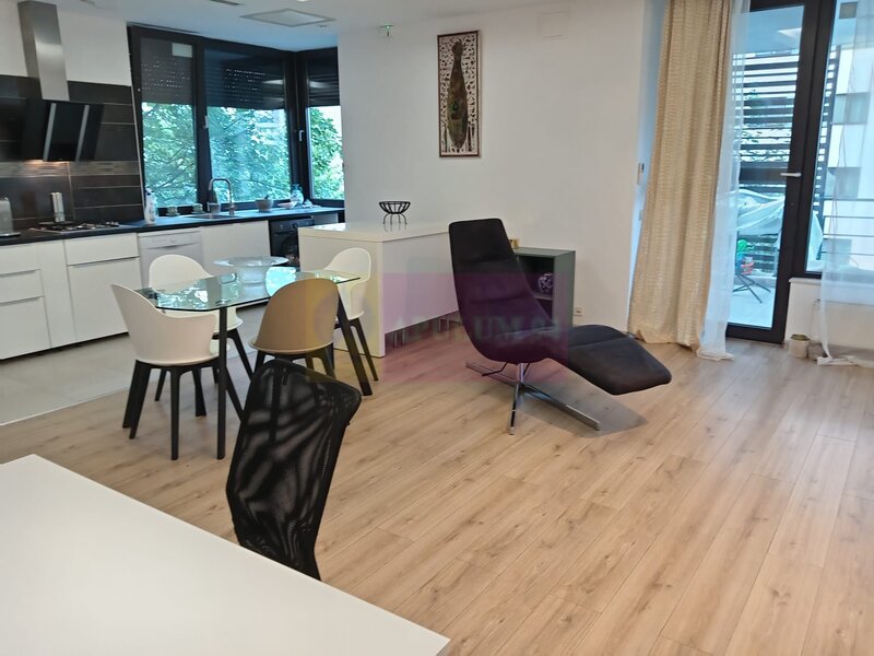 Apartament 3 camere Complex Liziera- Pipera Tunari.